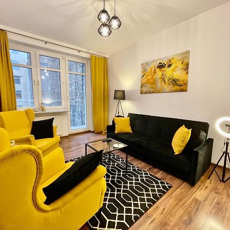 Diamond Metro Wifi 300 Mbs 70'Tv Netflix Hbo Appletv+ Apartment Warsaw Exterior photo