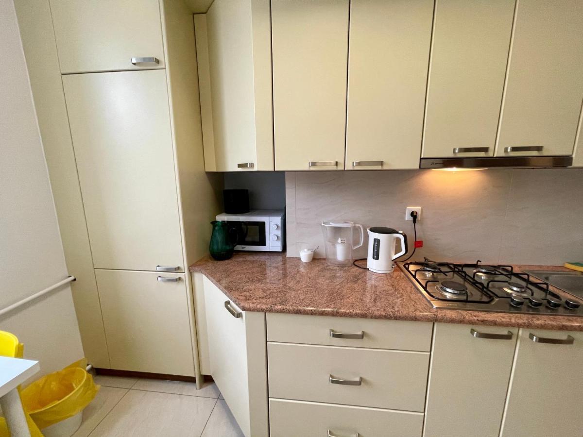 Diamond Metro Wifi 300 Mbs 70'Tv Netflix Hbo Appletv+ Apartment Warsaw Exterior photo
